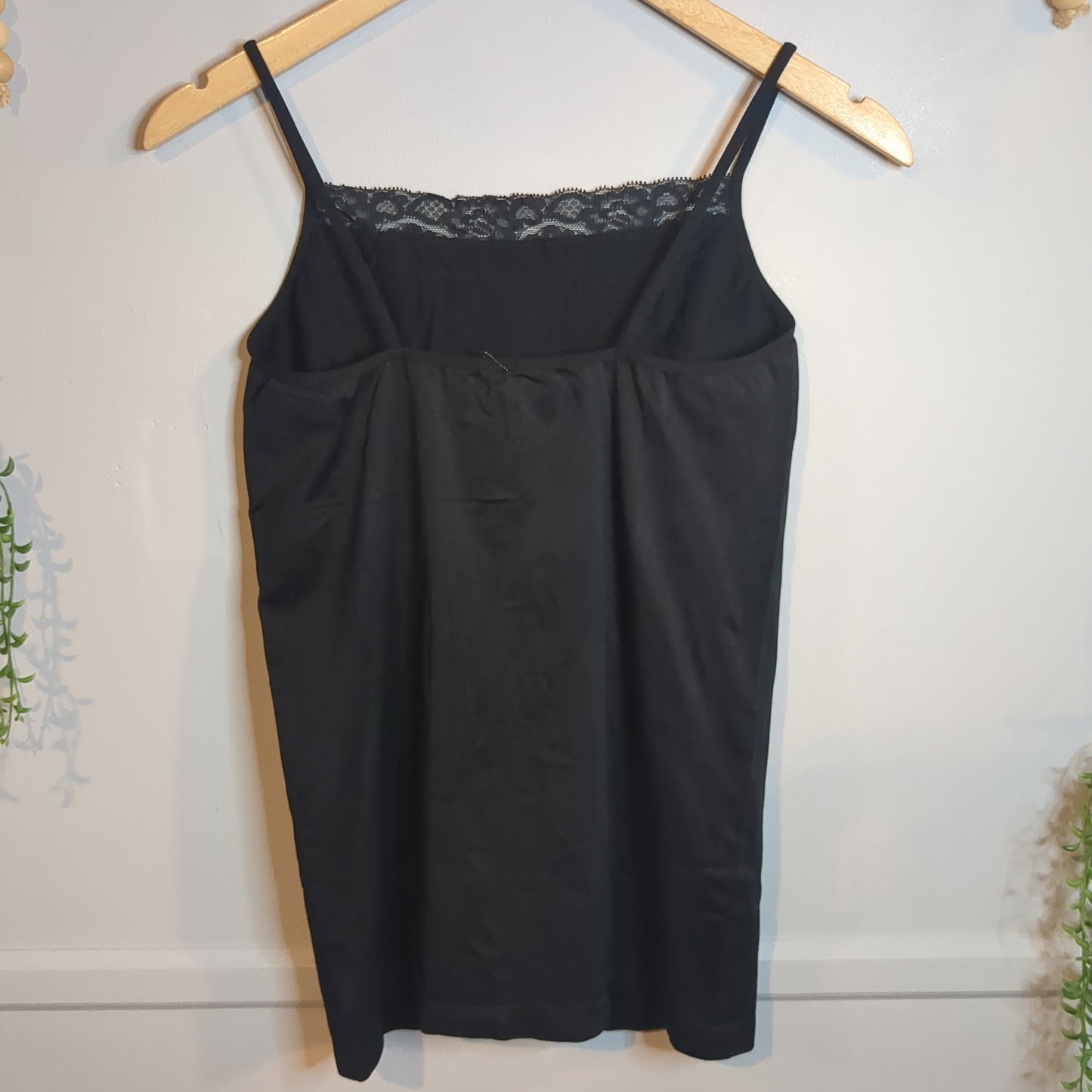 Lace trim strappy ultra stretch cami, Black