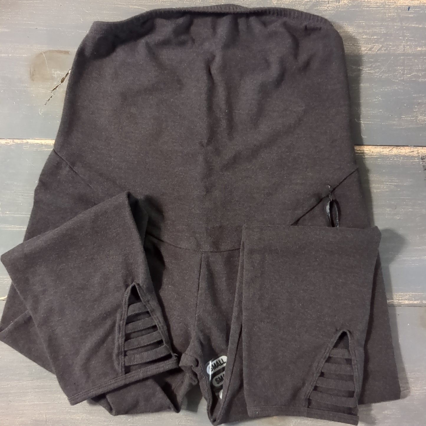 Full panel 21" cutout cropped leggings, Multi