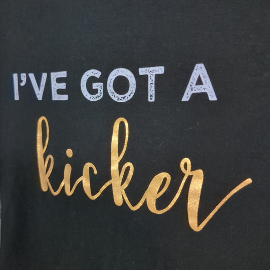'I've got a kicker' fitted graphic SS tee, Black
