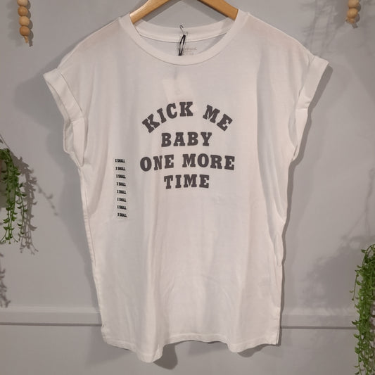 'kick me baby one more time' relaxed fit graphic SS tee, White