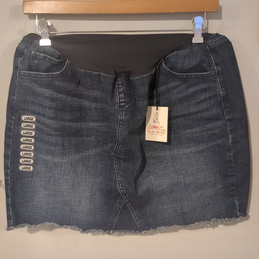 Full panel fringe hem 15" mini denim skirt w/ pockets, Medium wash