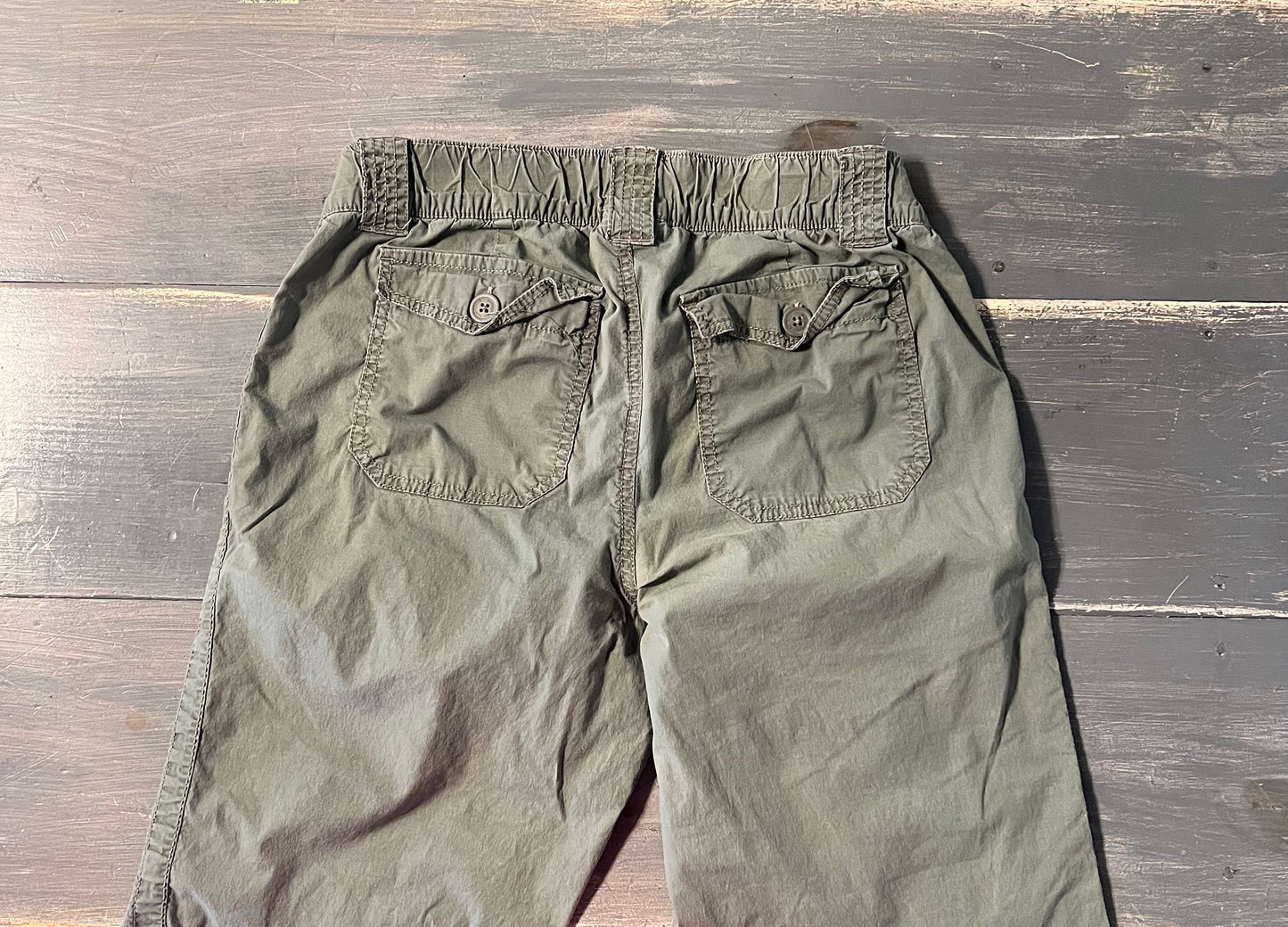 Under-belly panel 19" cropped casual pants, Olive