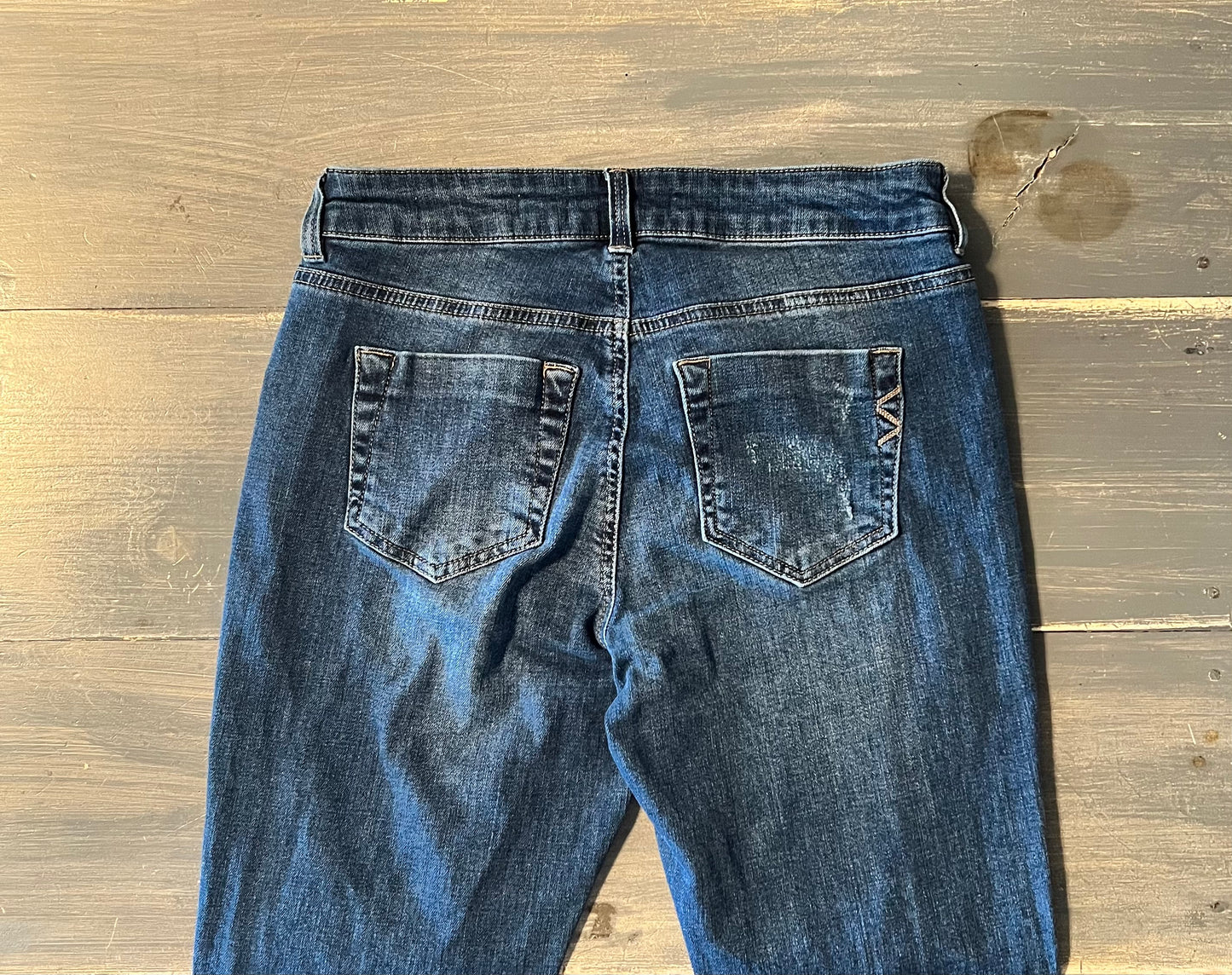 Under-belly panel distressed 29” skinny jeans, Medium wash