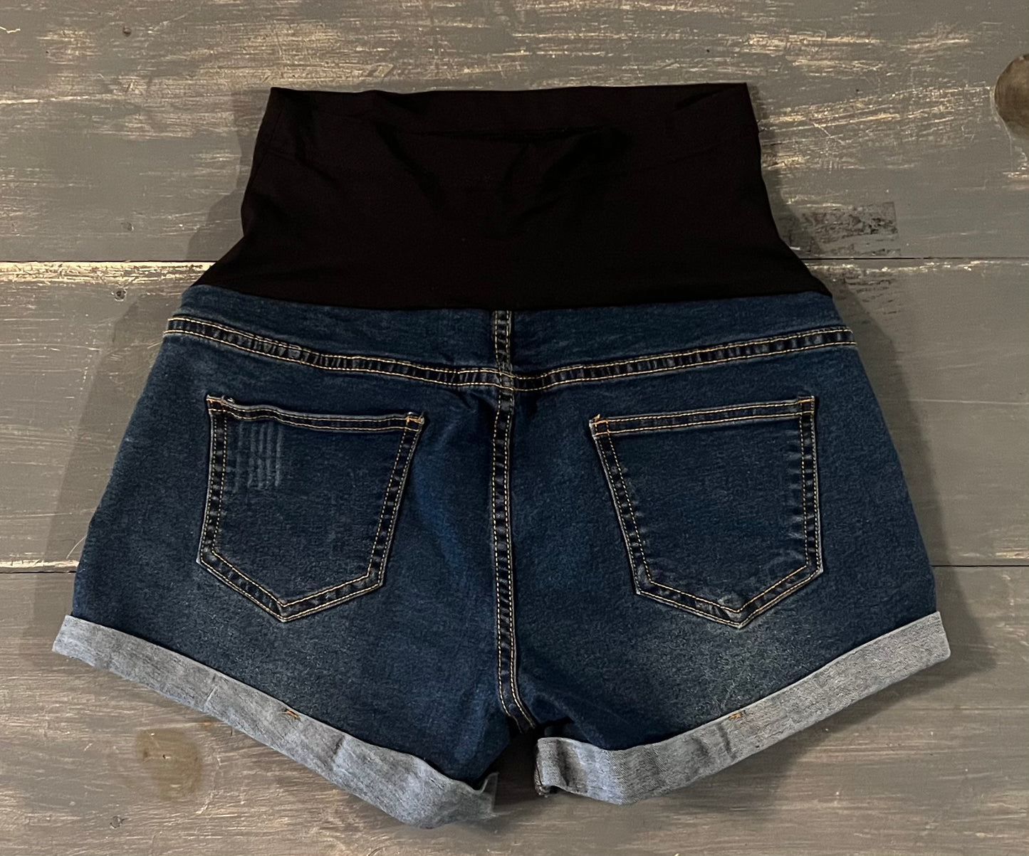 Full panel distressed 3" cuffed hem shorts, Dark wash