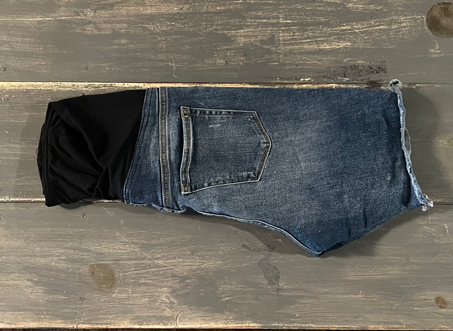 Convertible panel 8" distressed raw hem denim shorts, Medium wash