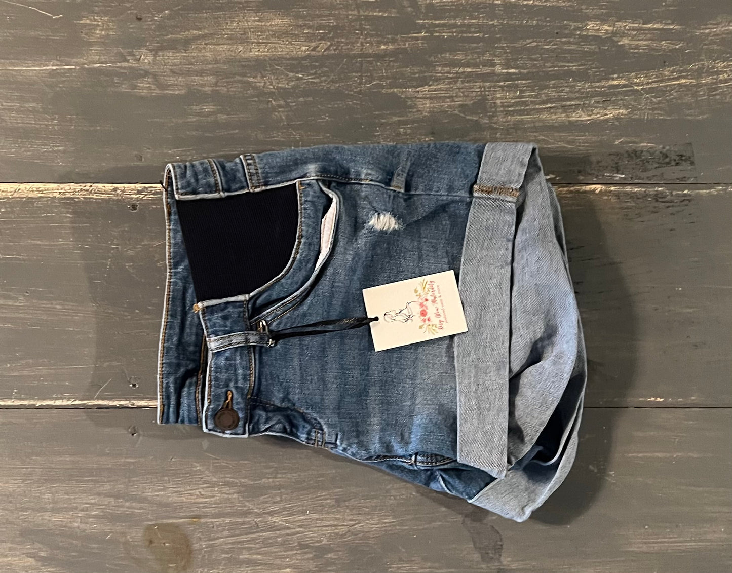 Side panels 3.5" cuffed denim shorts, Dark wash