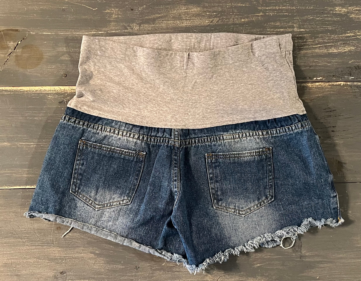 Adjustable full panel 3.5" raw hem denim shorts, Multi wash