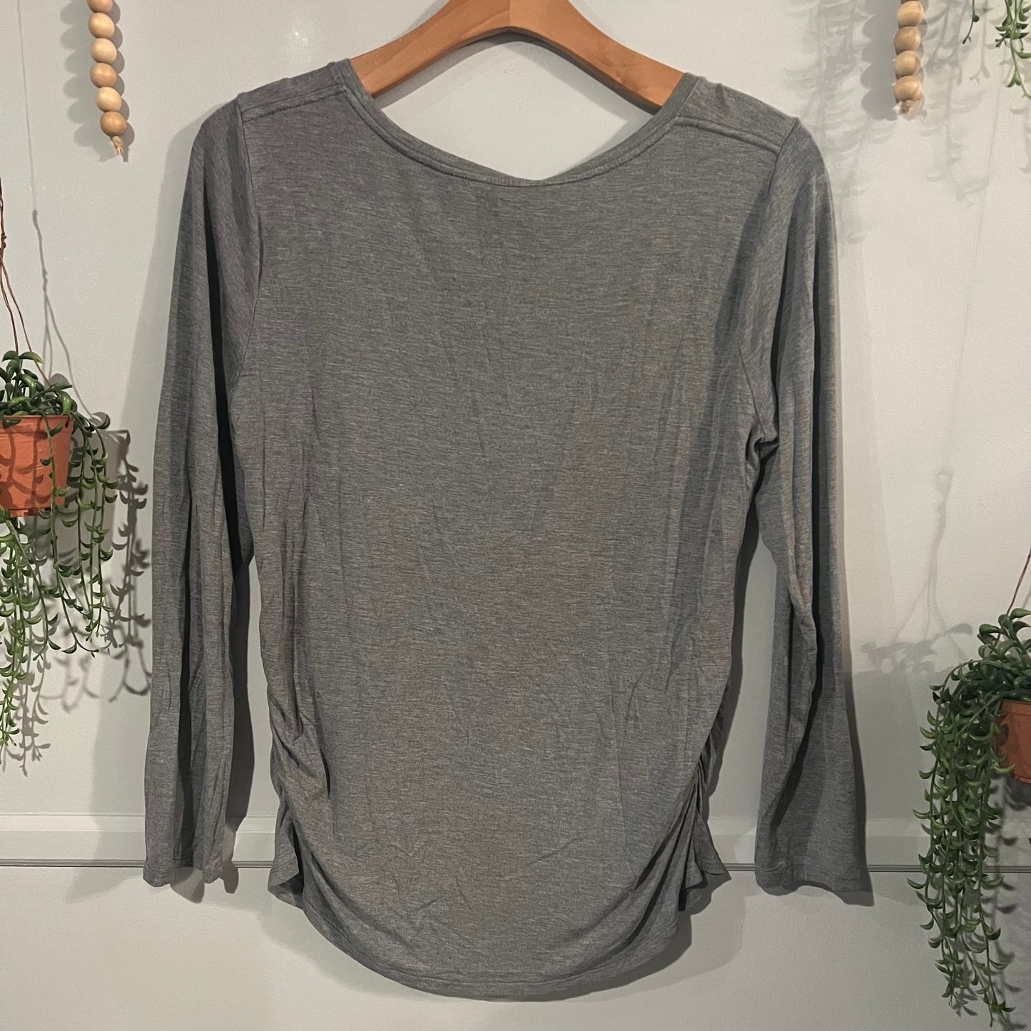 'Santa Baby' LS graphic tee, Grey