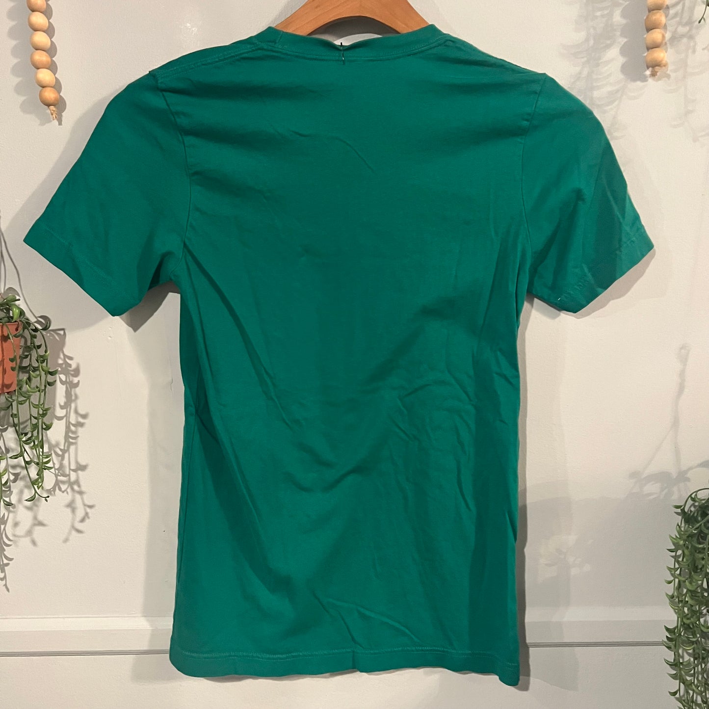 'Bumpin' around the Christmas tree' SS graphic tee, Green