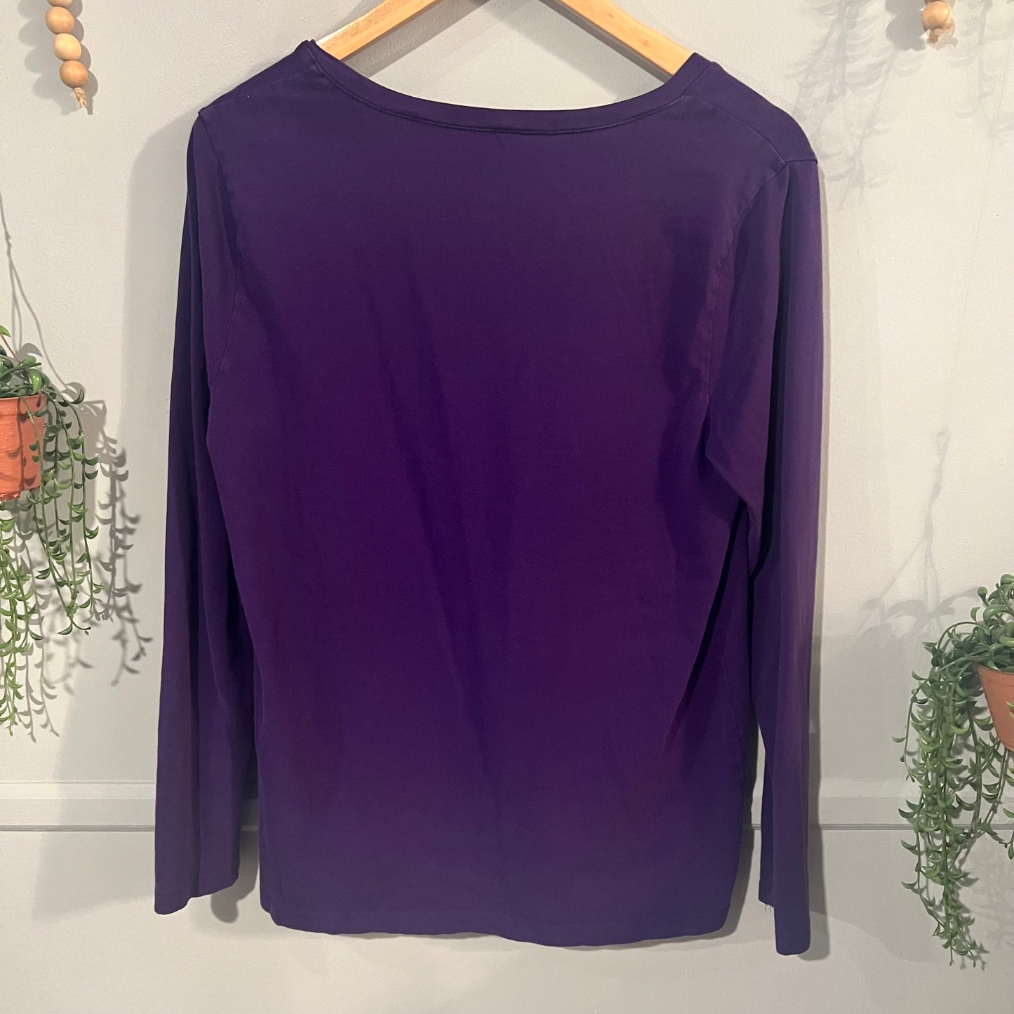 Essential V-neck LS tee, Purple