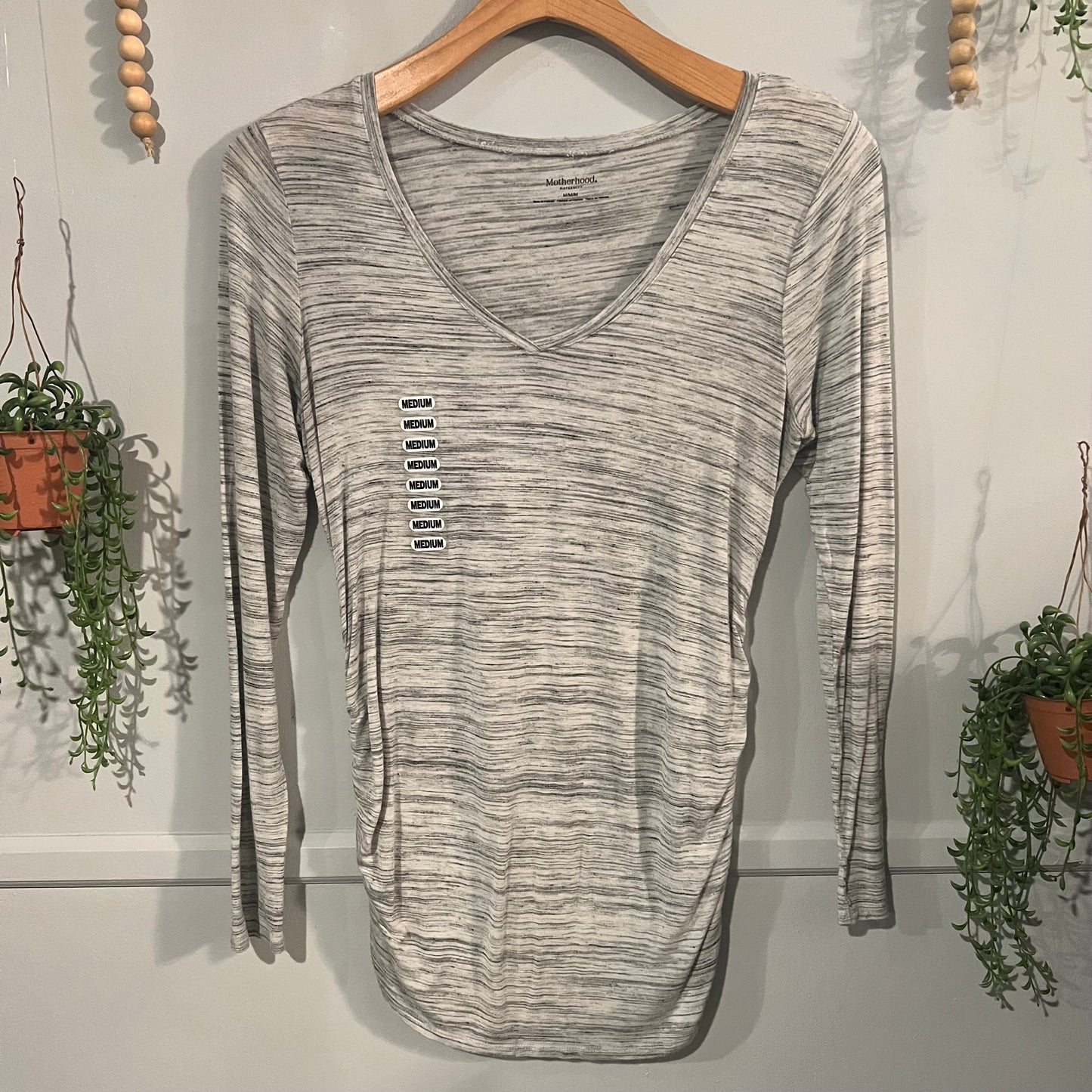 Essential extra-long fitted v-neck LS tee, Multi