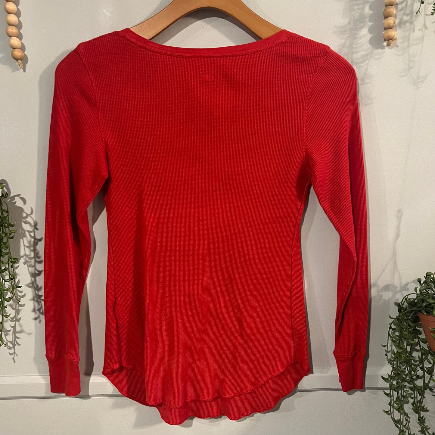 Waffle knit V-neck LS tee, Red