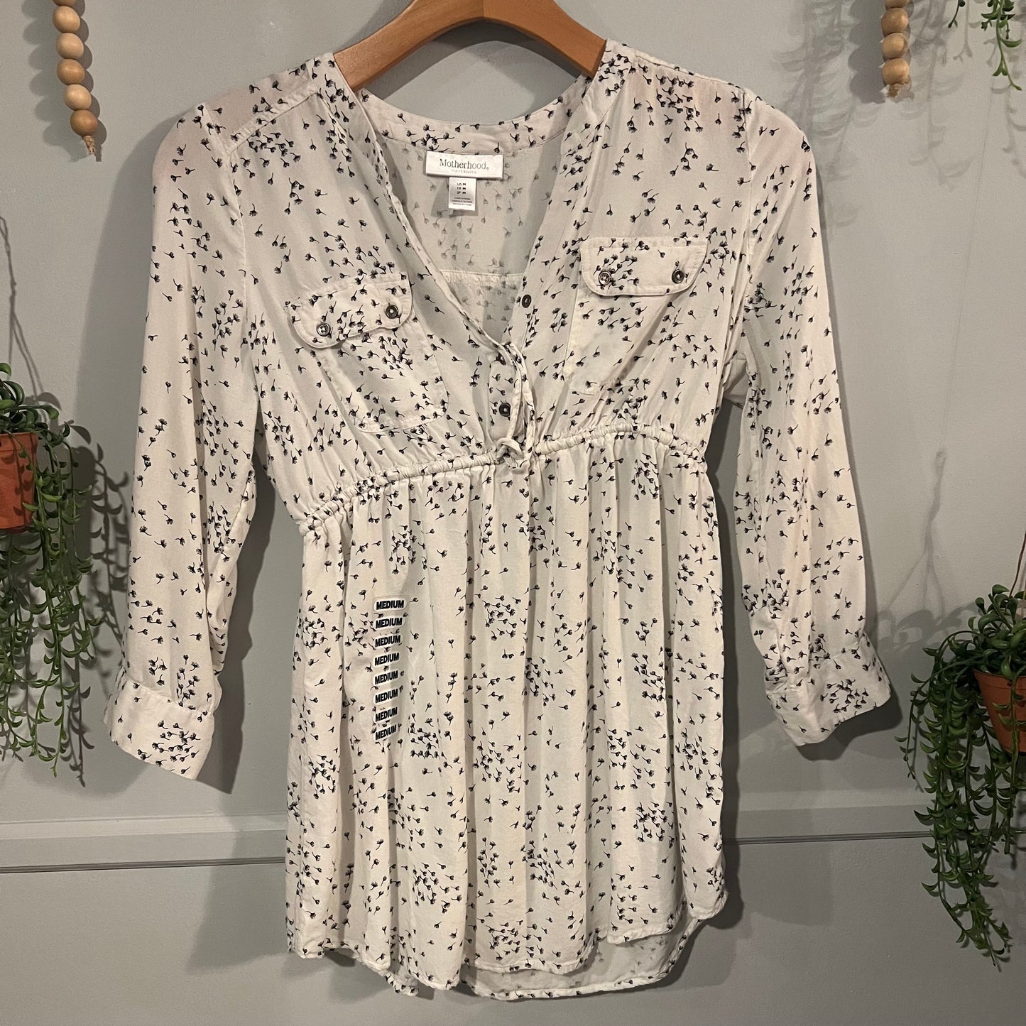 Cinched waist quarter button LS blouse, White florals