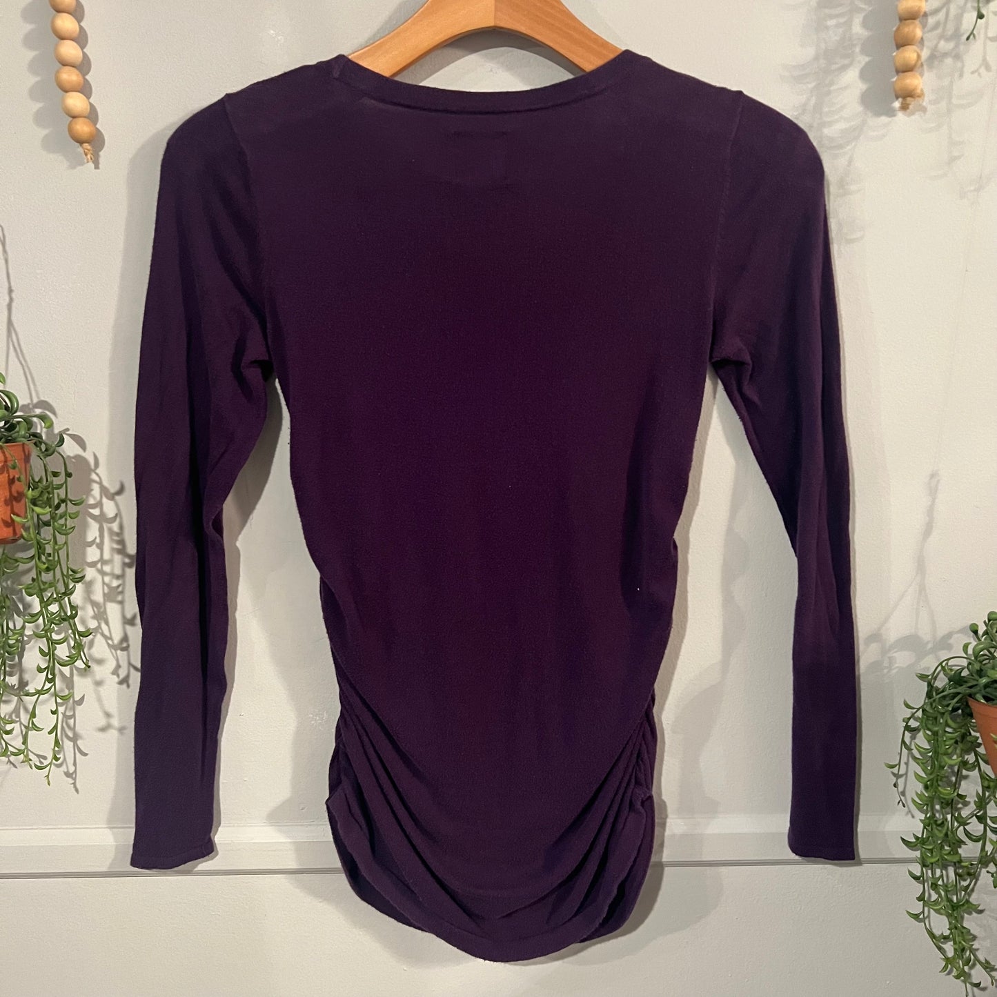 Round neck LS lightweight fitted sweater, Purple
