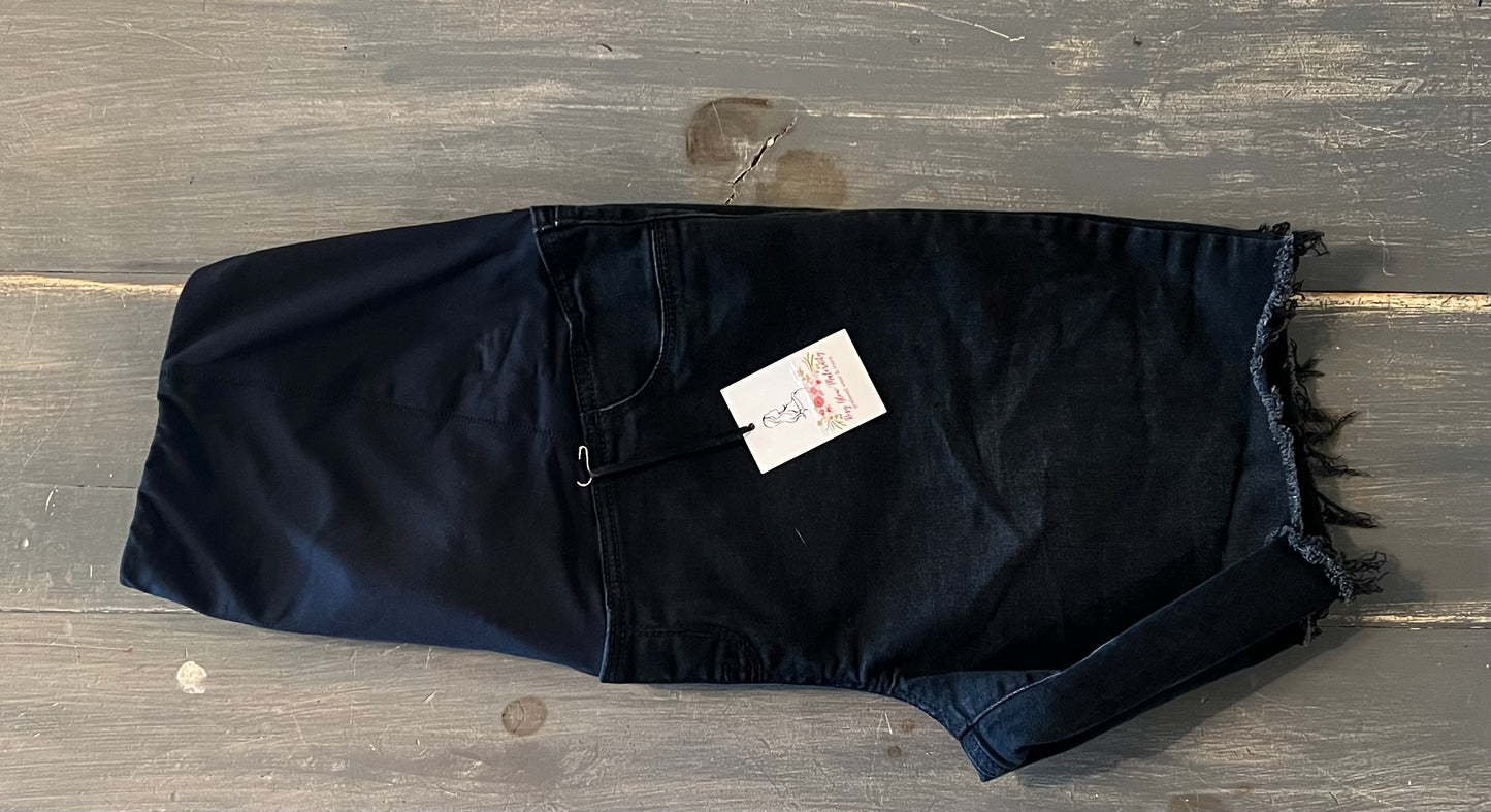 Convertible panel 8" raw hem denim shorts, Black