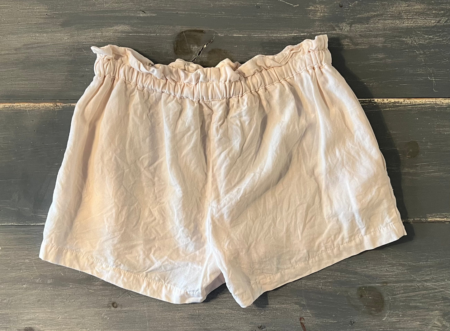 Drawstring under-belly waist 3" linen shorts, Cream