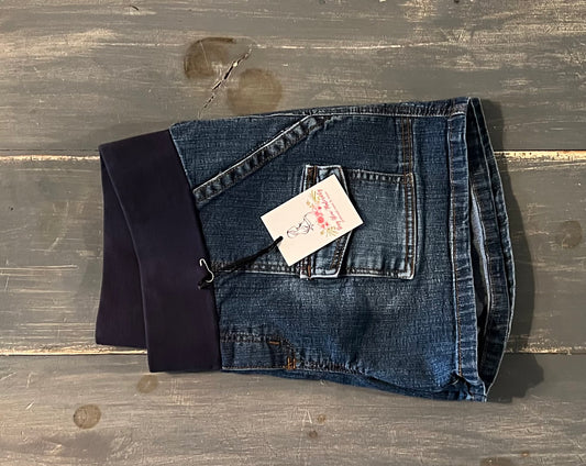 Under-belly panel 3.5" denim shorts, Medium wash