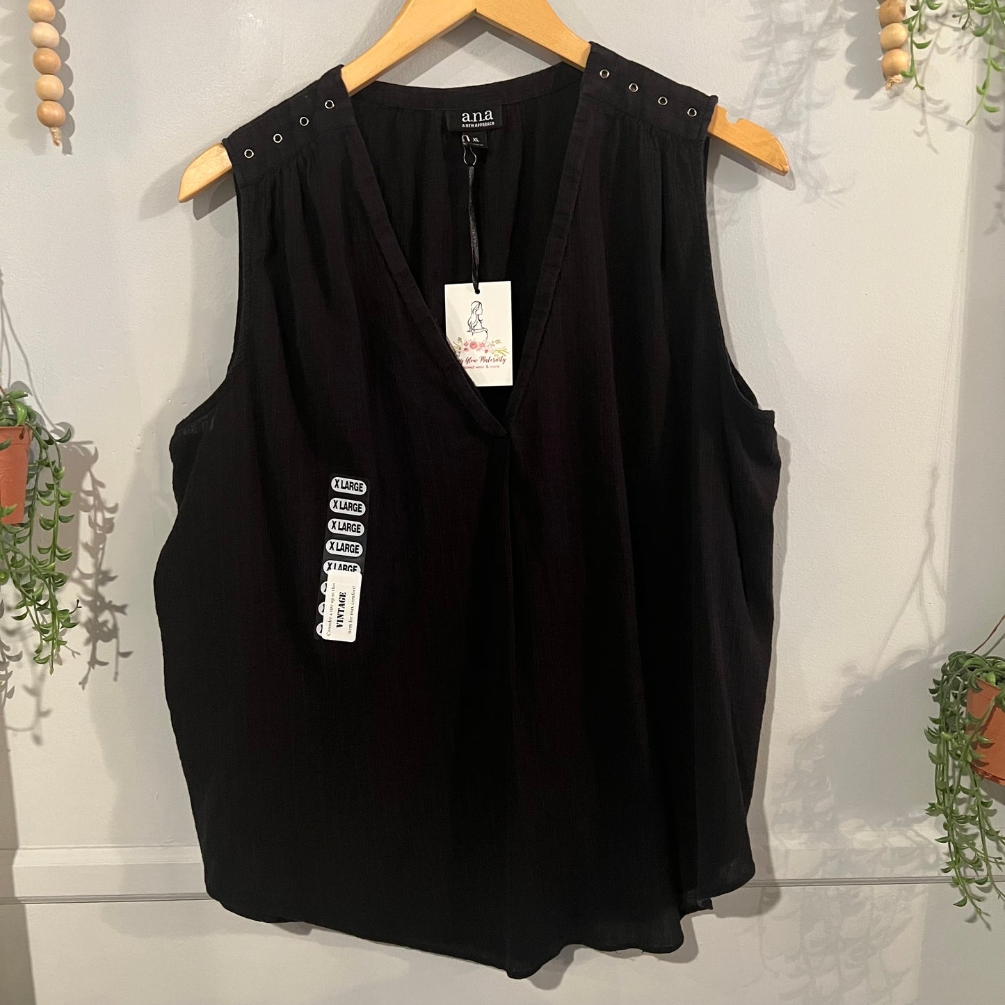 Boxy split v-neck lightweight tank, Black