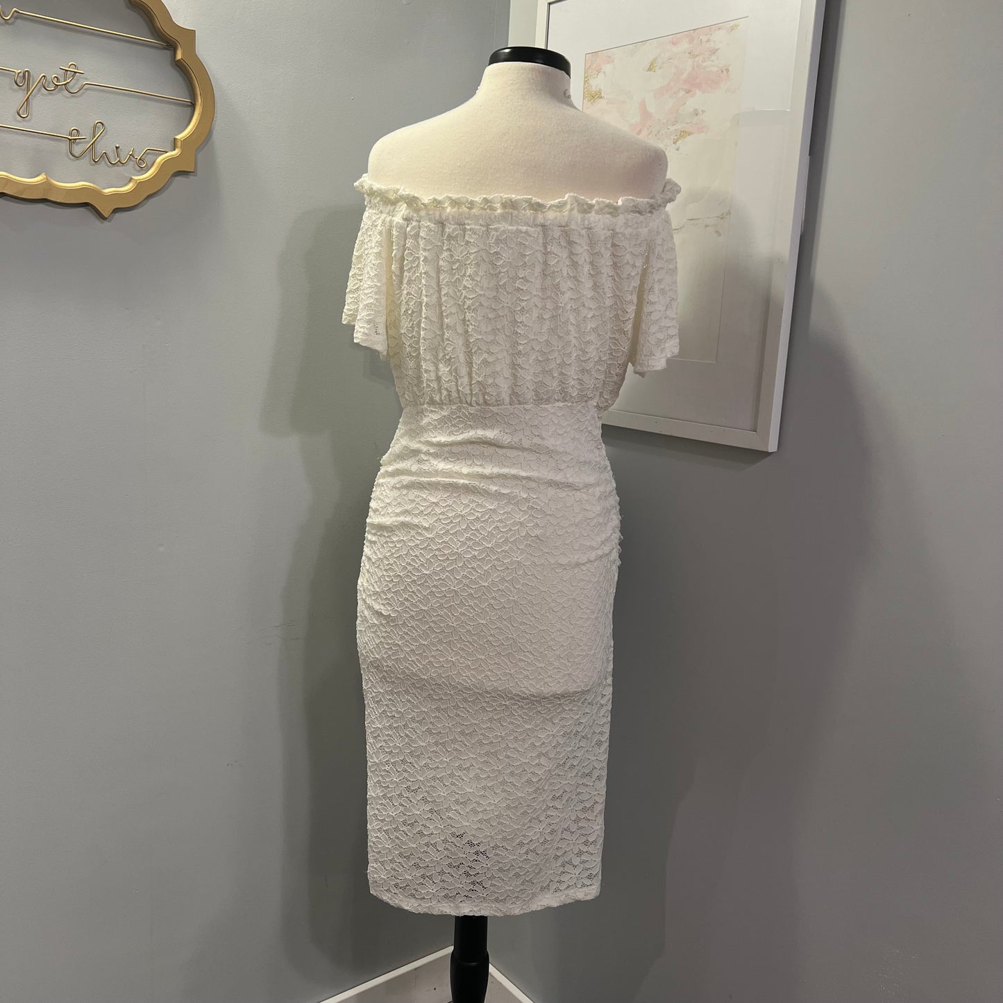 Dainty Daisies in Ivory