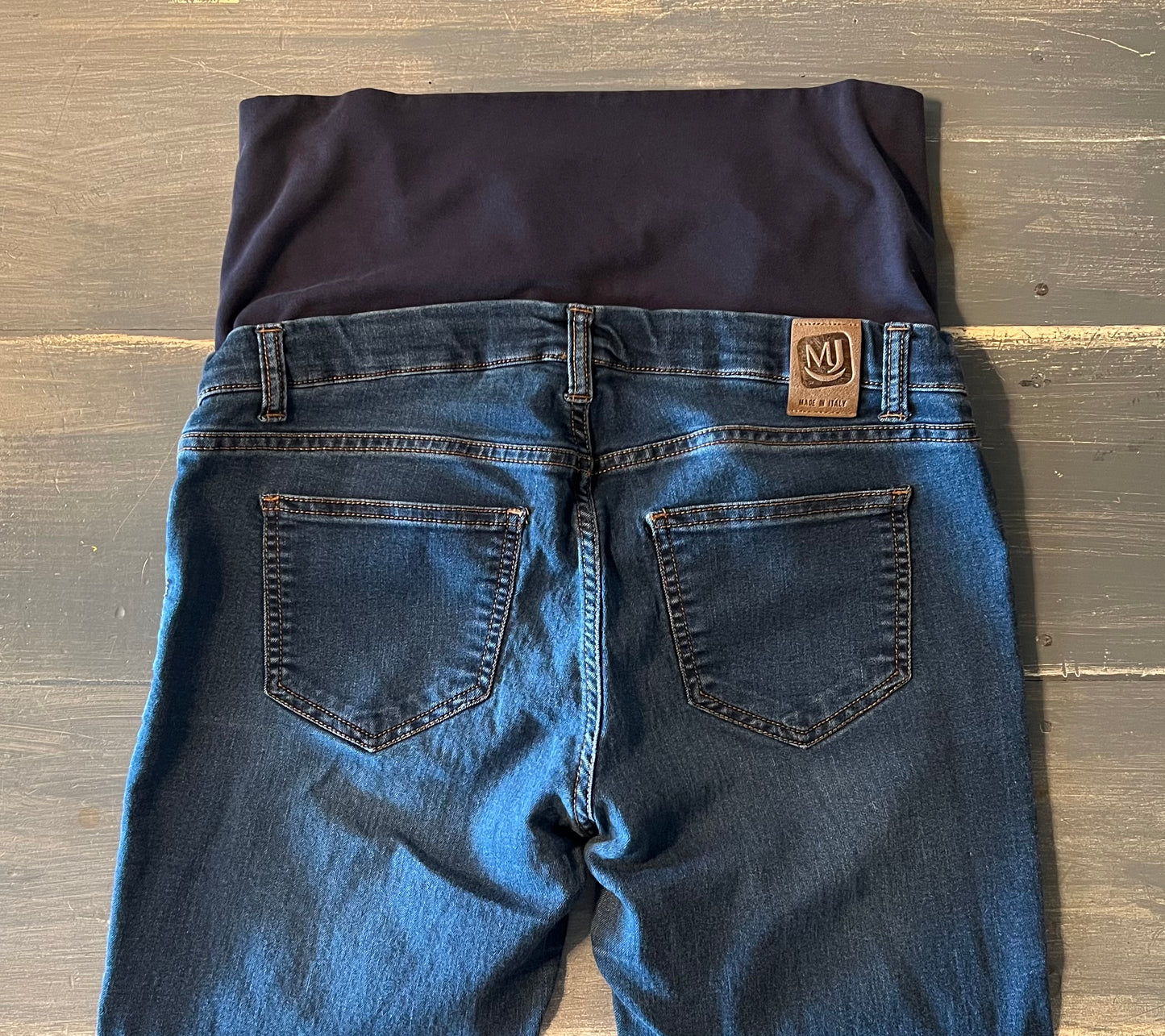 True waistband full panel 26" skinnies, Dark wash