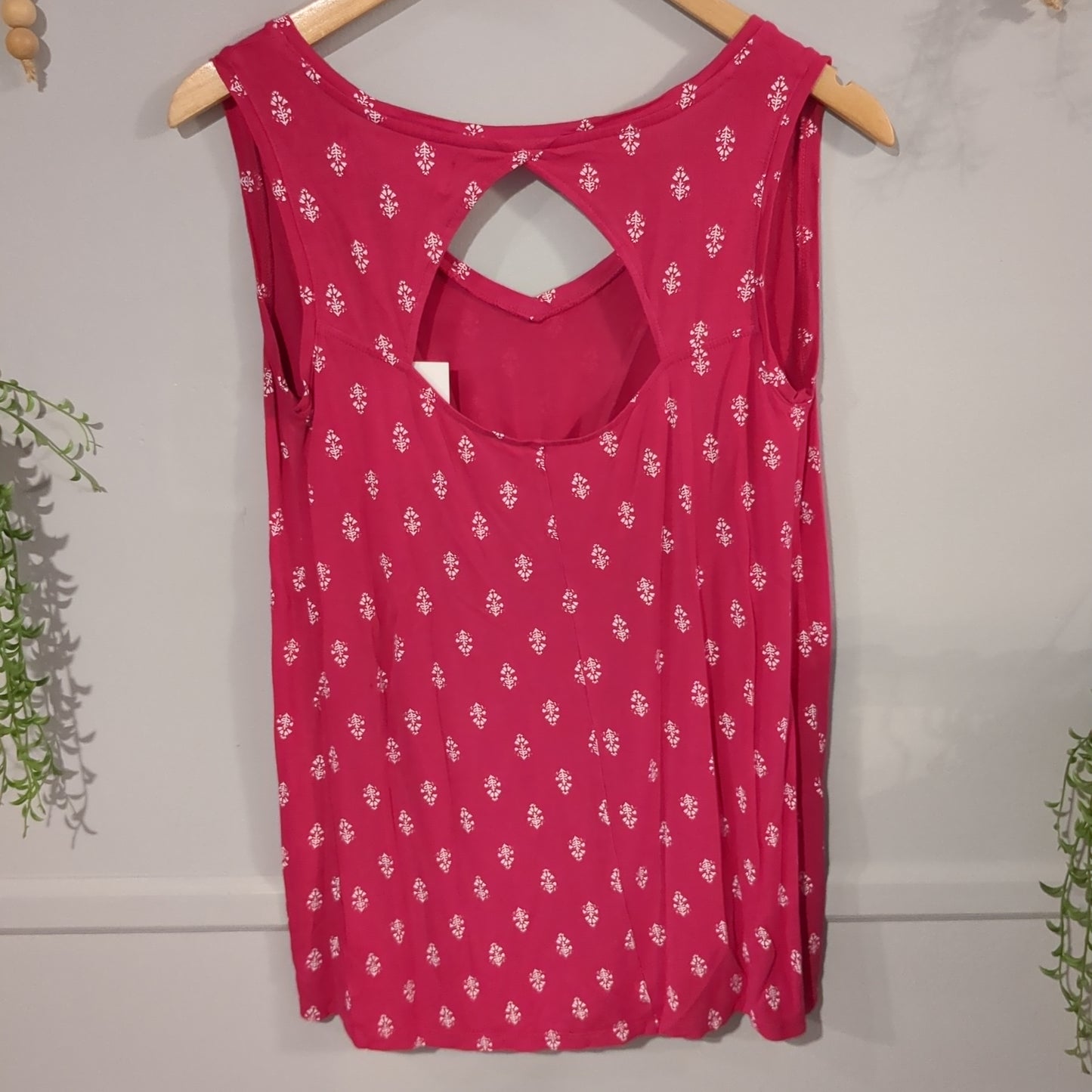 Rear cutout front cinched tank, Hot pink