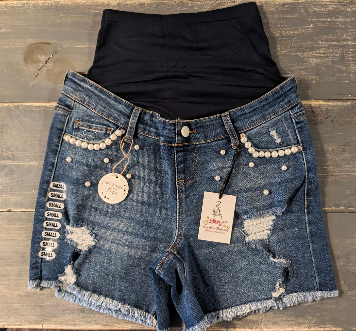 Pearls embellished full panel 4.5" denim shorts, Medium wash *brand new*