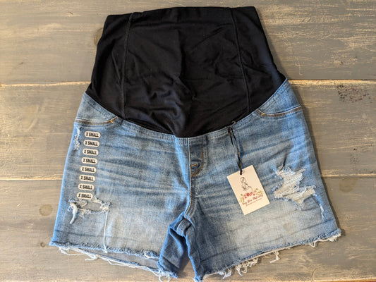 Convertible panel 3.5" distressed raw hem denim shorts, Medium wash