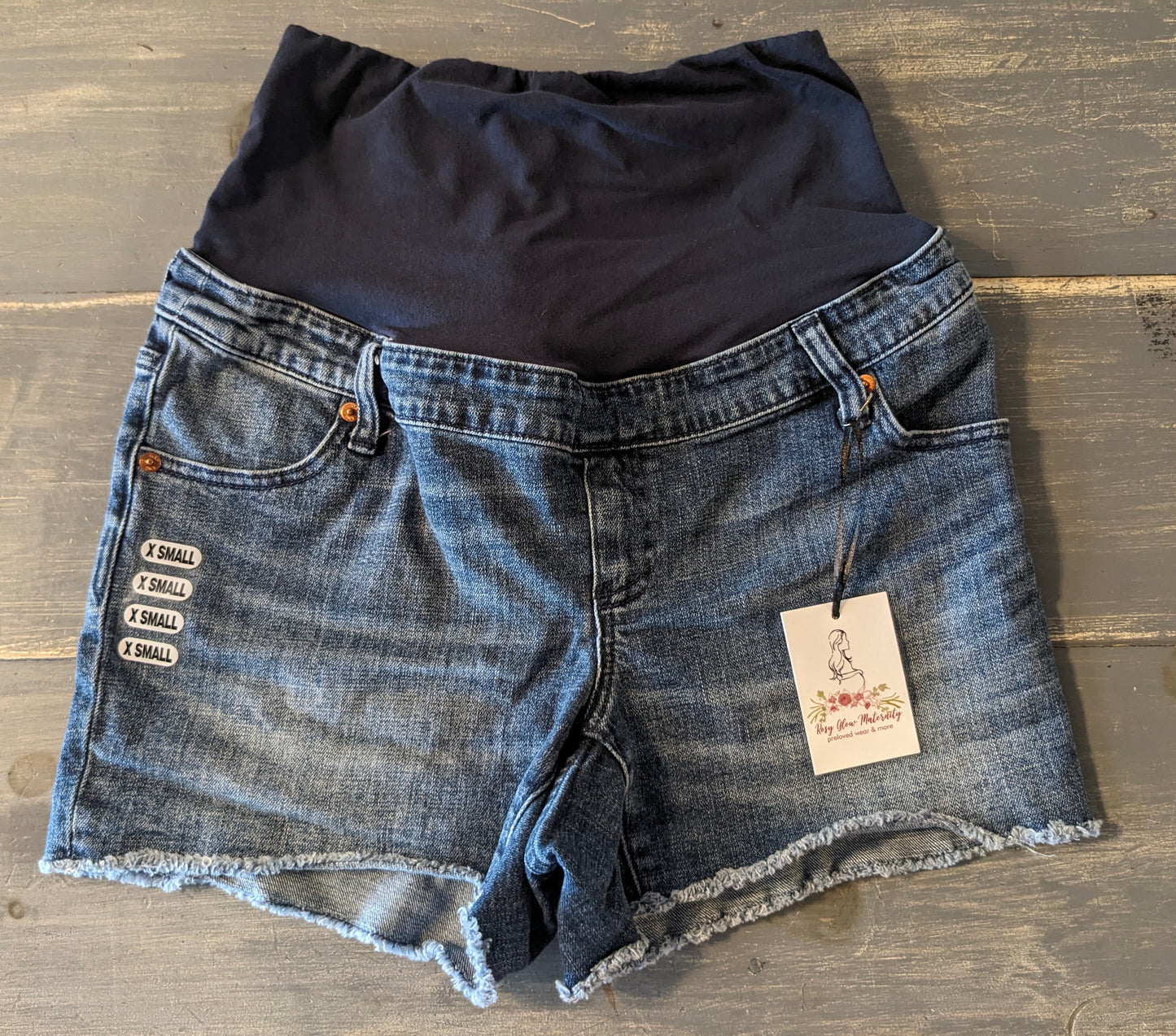 Full panel 3.5" fringe hem denim shorts, Medium wash