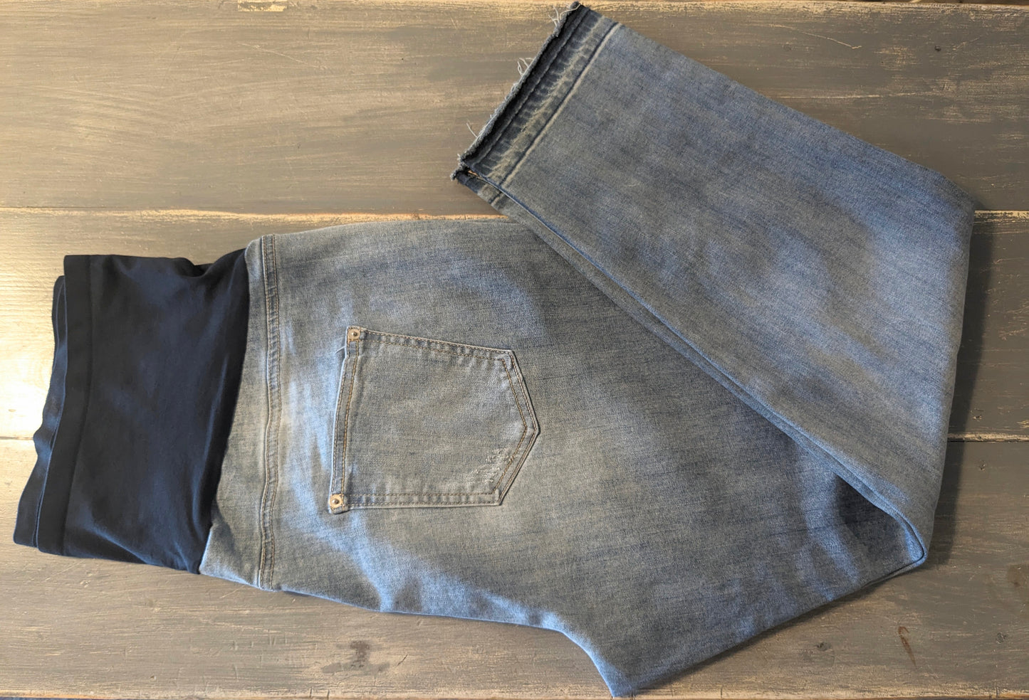 Full panel distressed raw hem 27" skinny jeans, Light wash
