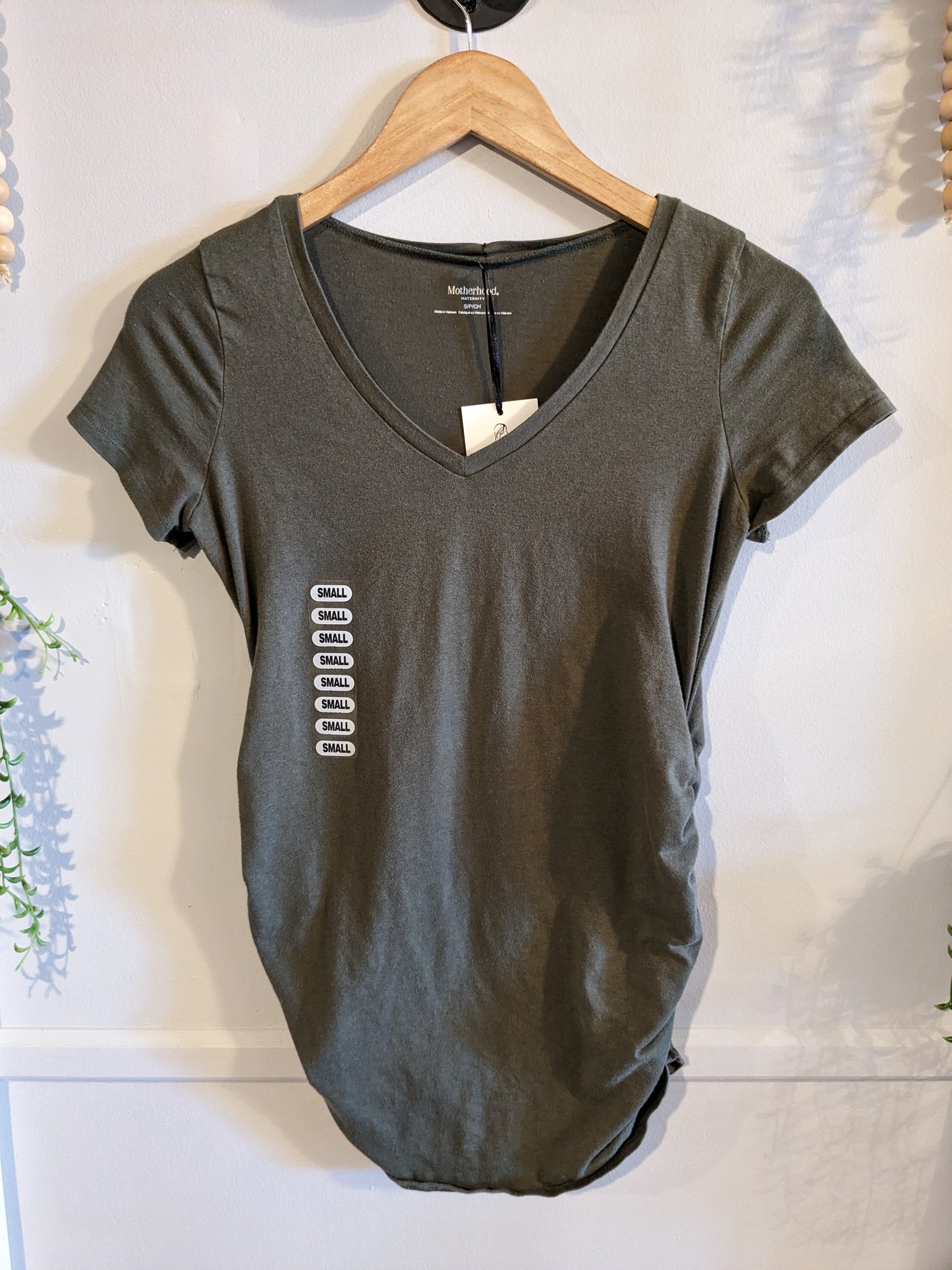 Essential fitted v-neck SS tee, Multi