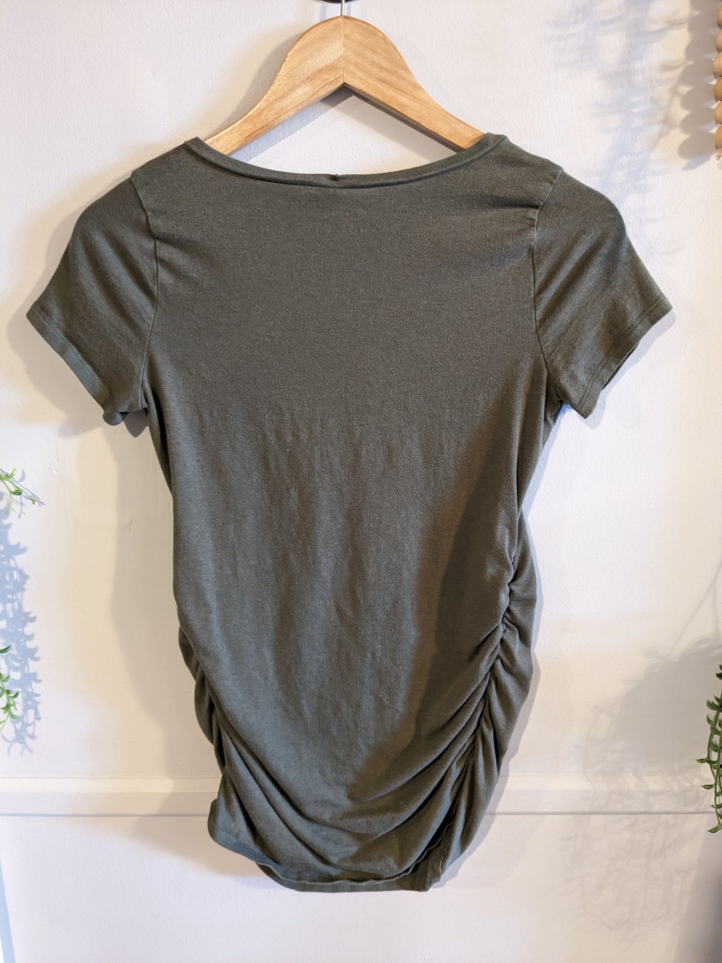 Essential fitted v-neck SS tee, Multi