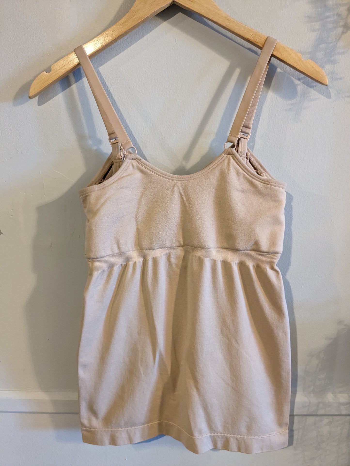 Semi-formed clasp strap & hands-free pumping cami, Black -NF