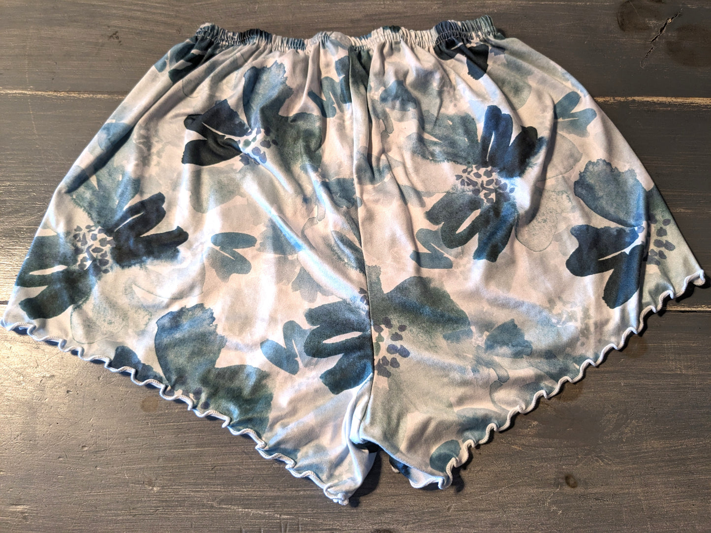 Lightweight under-belly panel 2" lounge shorts, Green