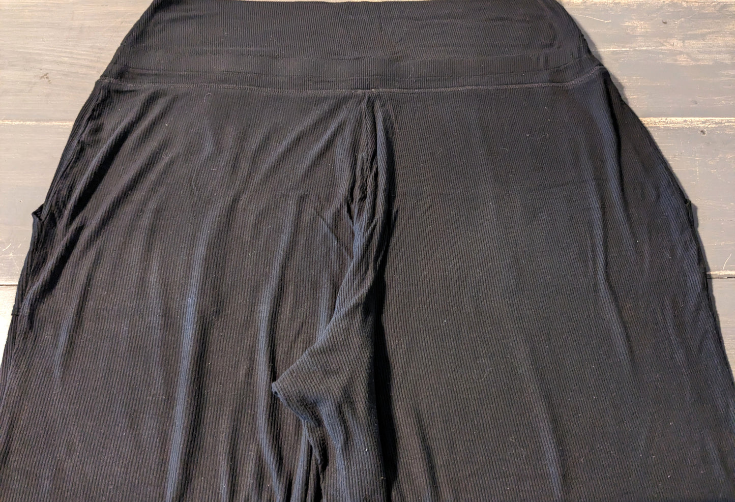 Ribbed knit cuffed 27" lounge pants w/ pockets, Black