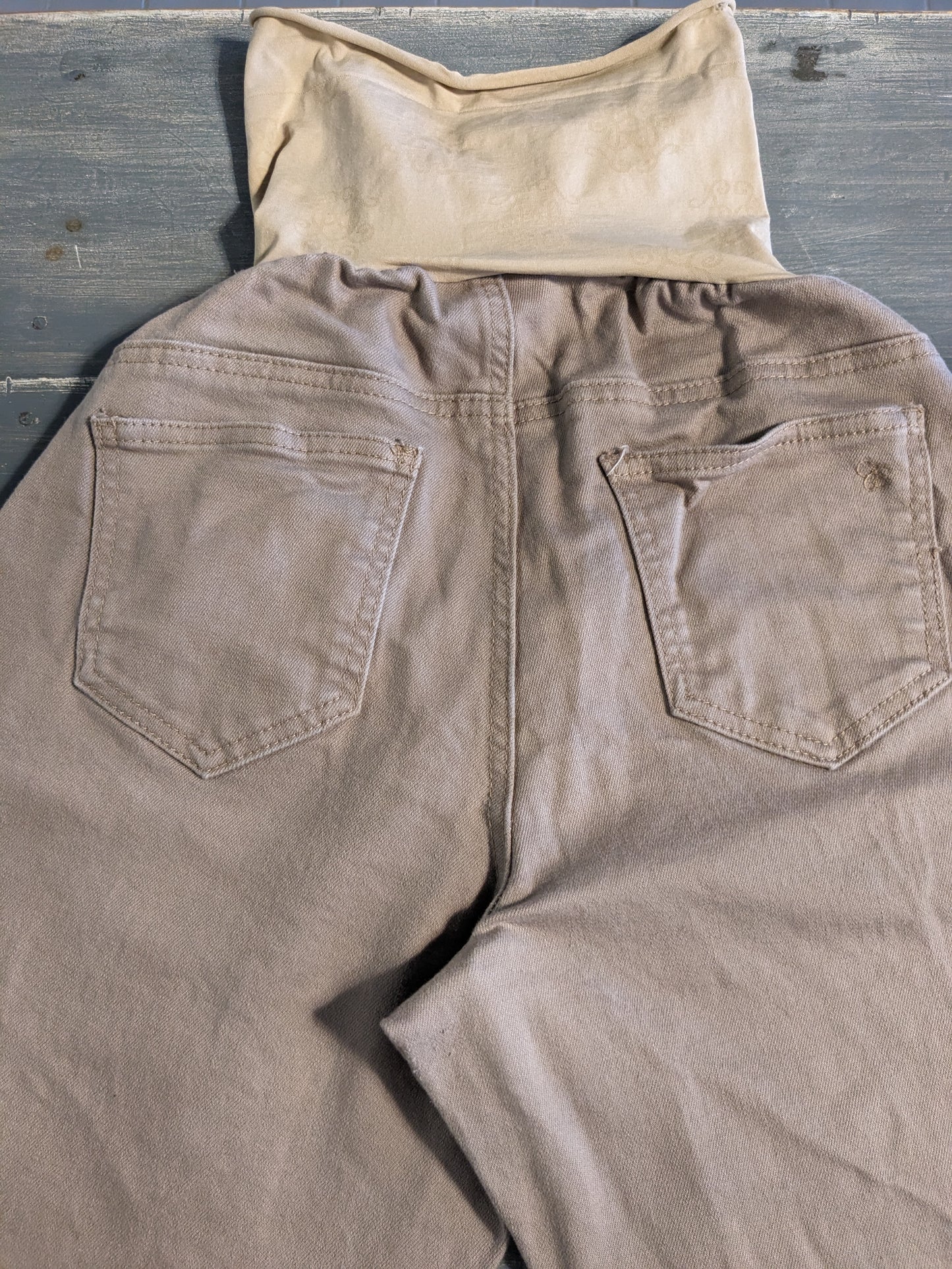 Full panel 25” raw hem skinny jeans, Dark sand
