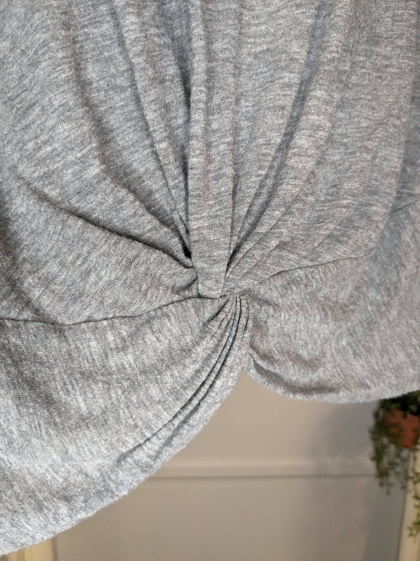 Front twist hem SS tee, Gray