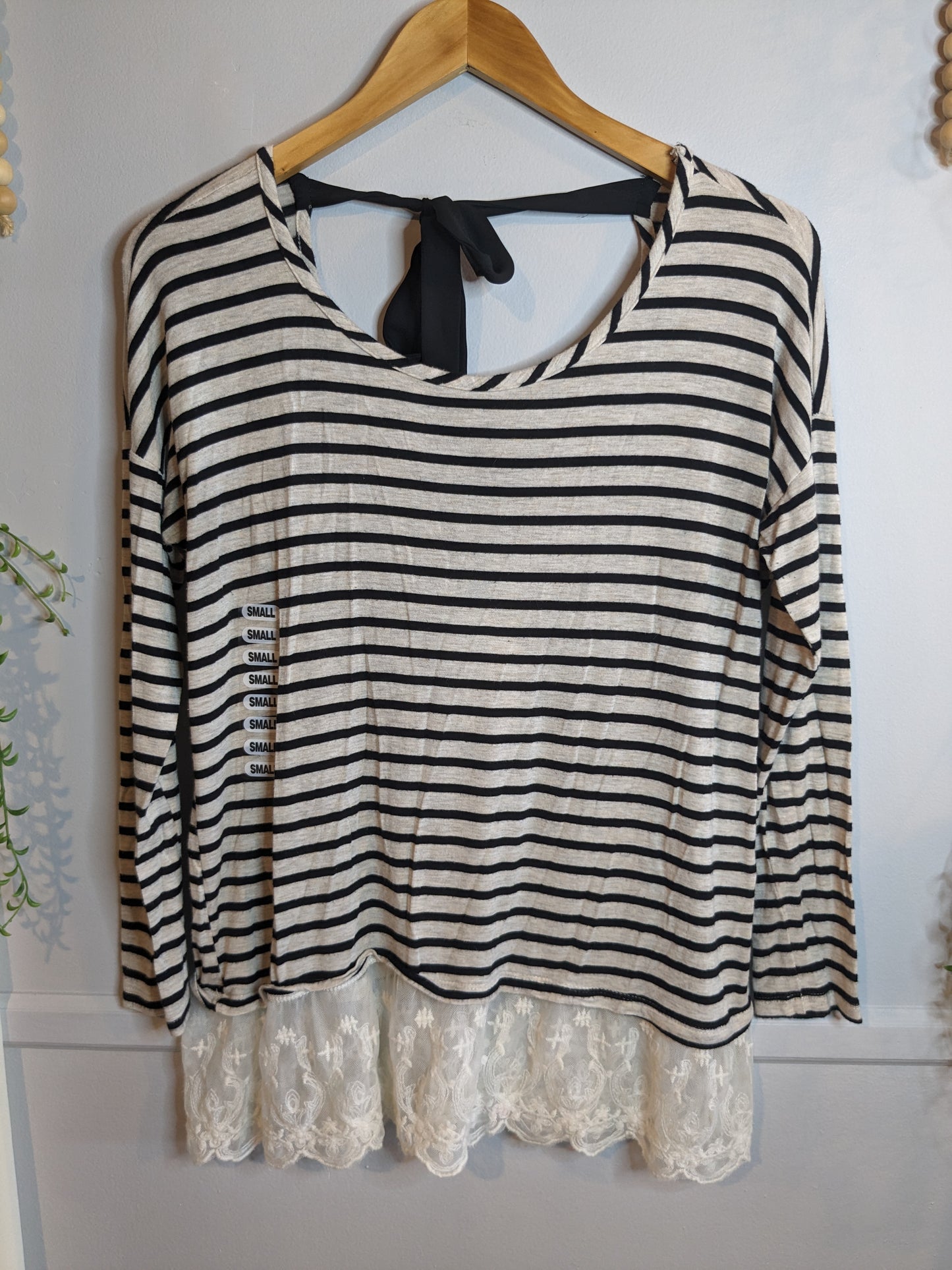 Striped lace accented LS top, Grey