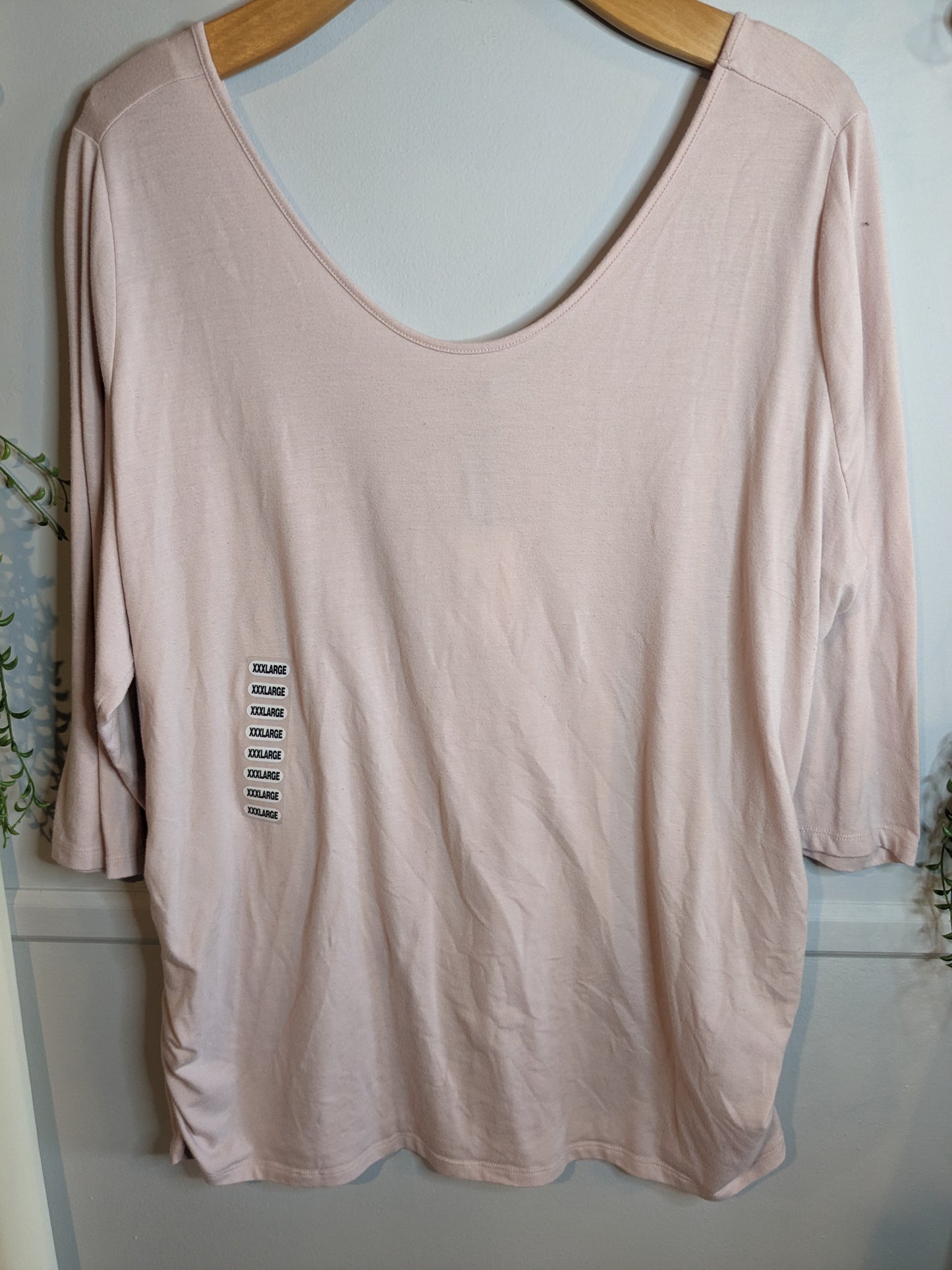 Low back scoop neck 3/4 sleeve top, Light Blush