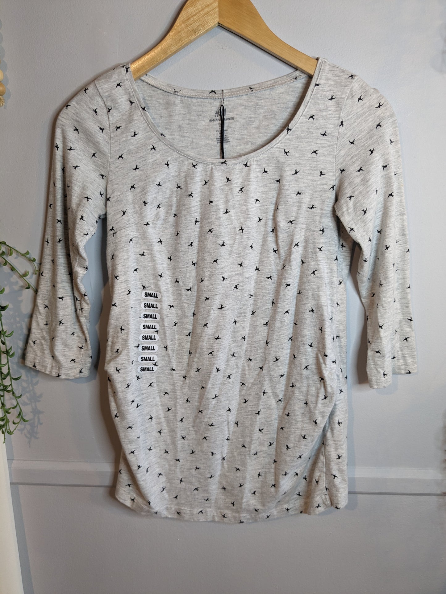 Fitted round neck 3/4 sleeve tee, Multi