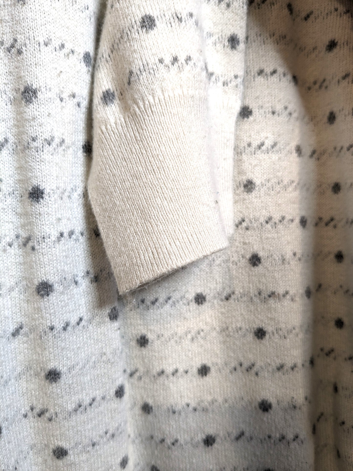Long hem fitted lightweight LS sweater, Multi dots