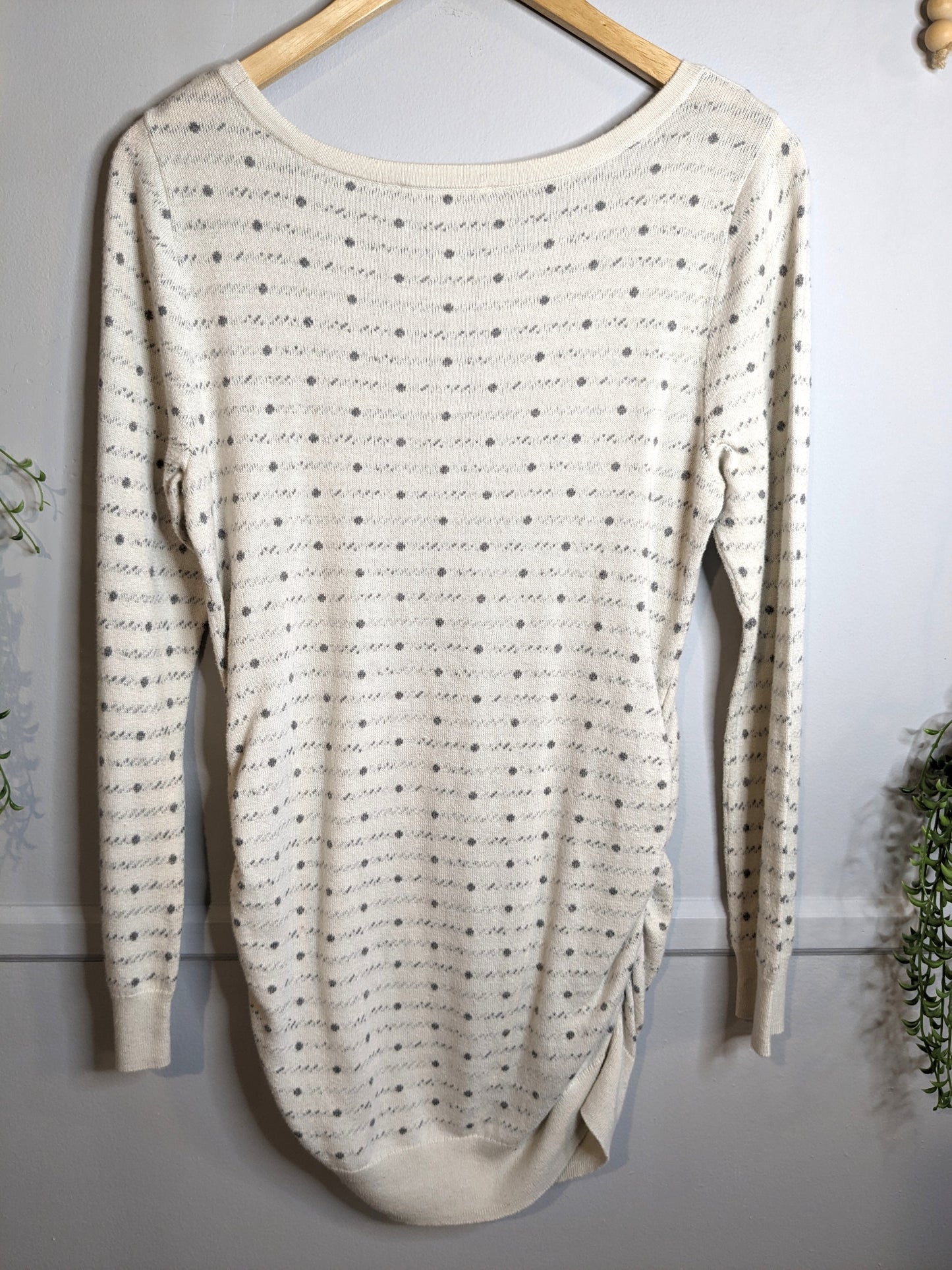 Long hem fitted lightweight LS sweater, Multi dots