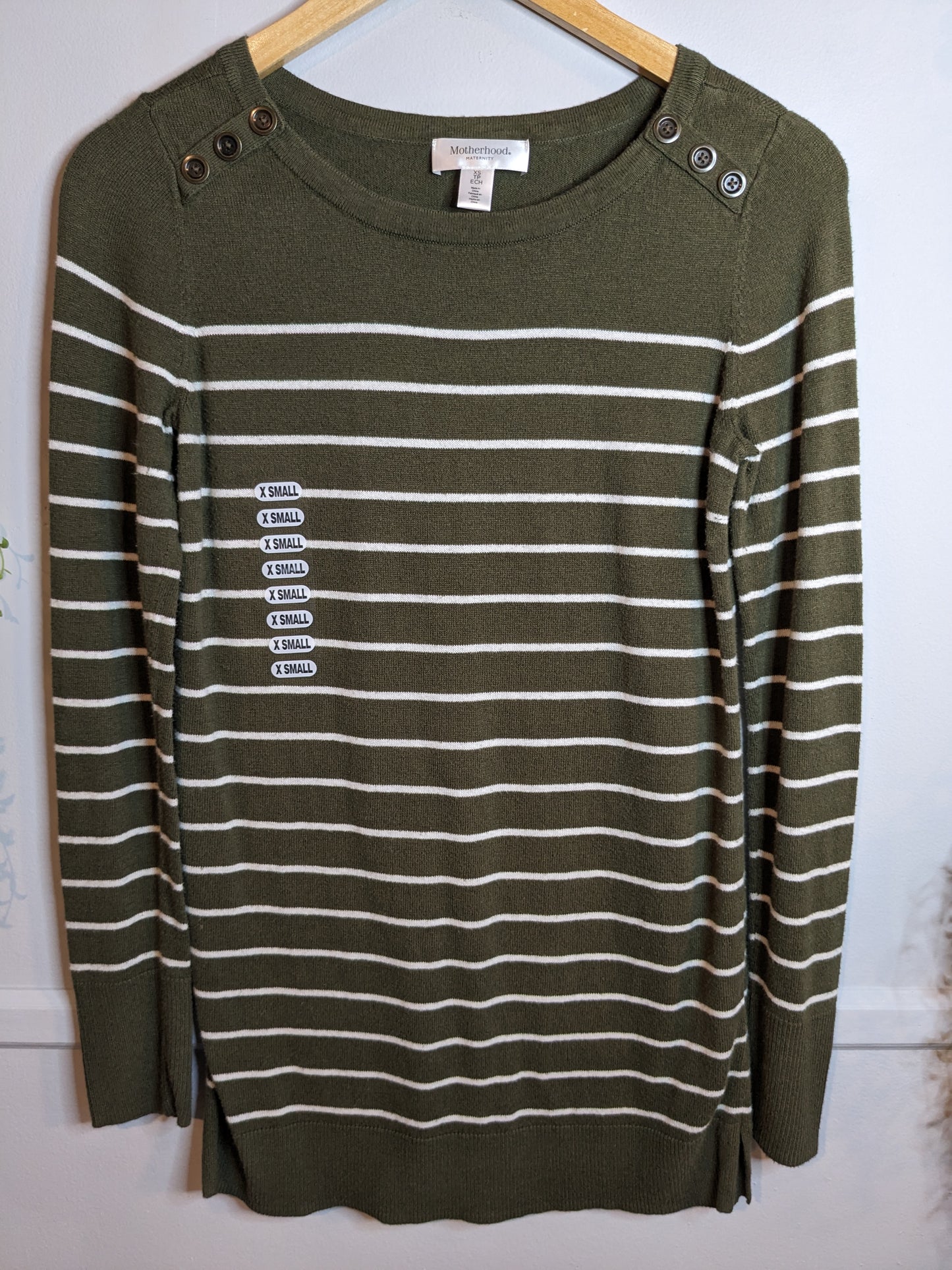 Faux button accents lightweight LS sweater, Olive
