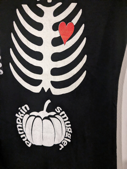 'Pumpkin smuggler' skeleton SS graphic tee, Black
