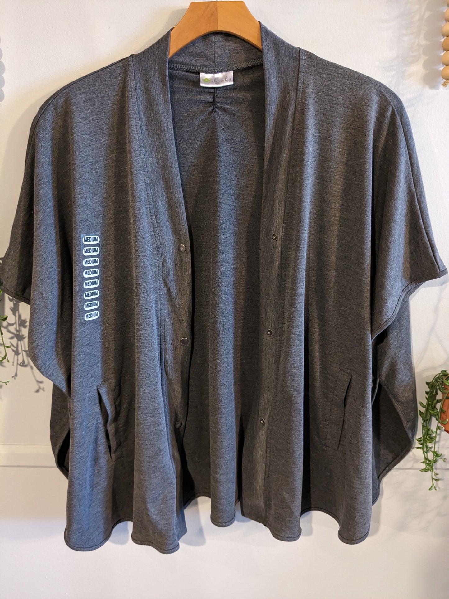 Boxy snap front SS w/ pockets top, Grey -NF