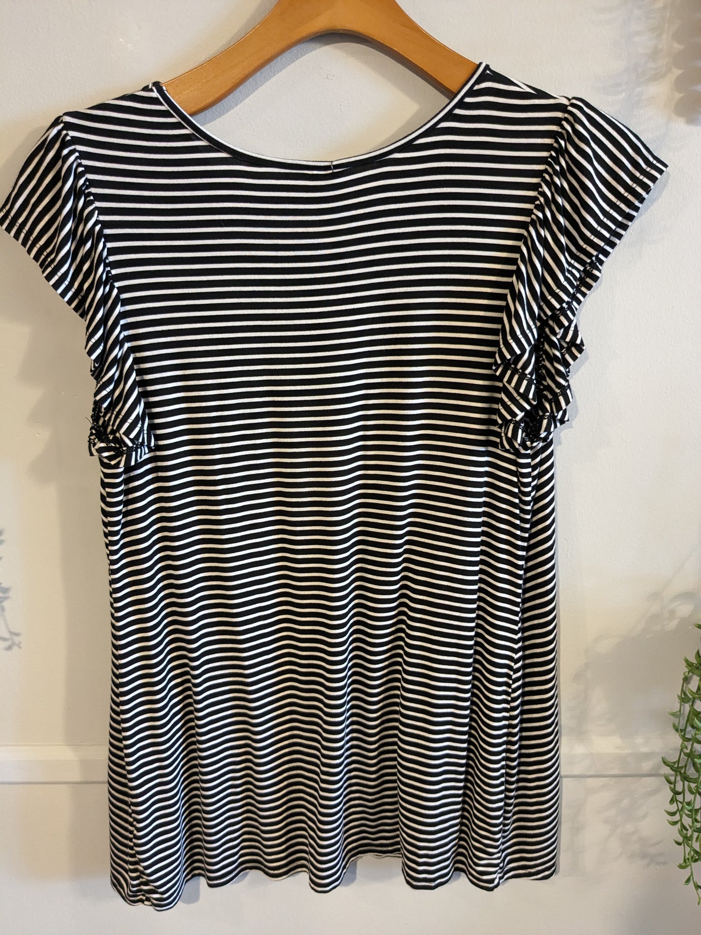 Striped flutter sleeve SS tee, Black