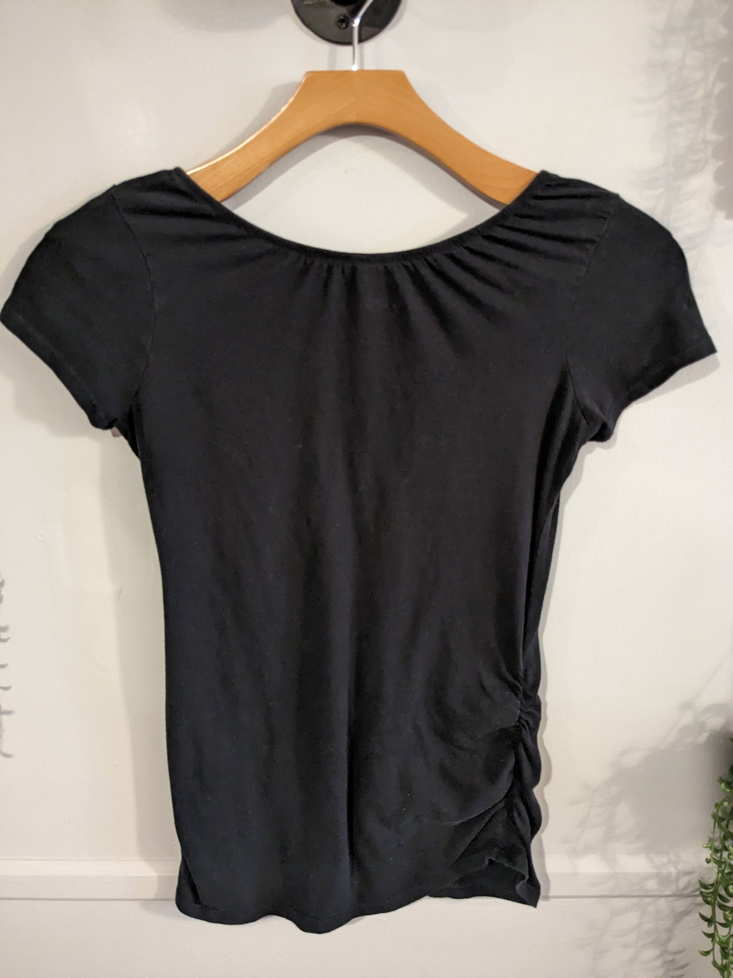 Essential elastic v-neck SS tee, Black -NF