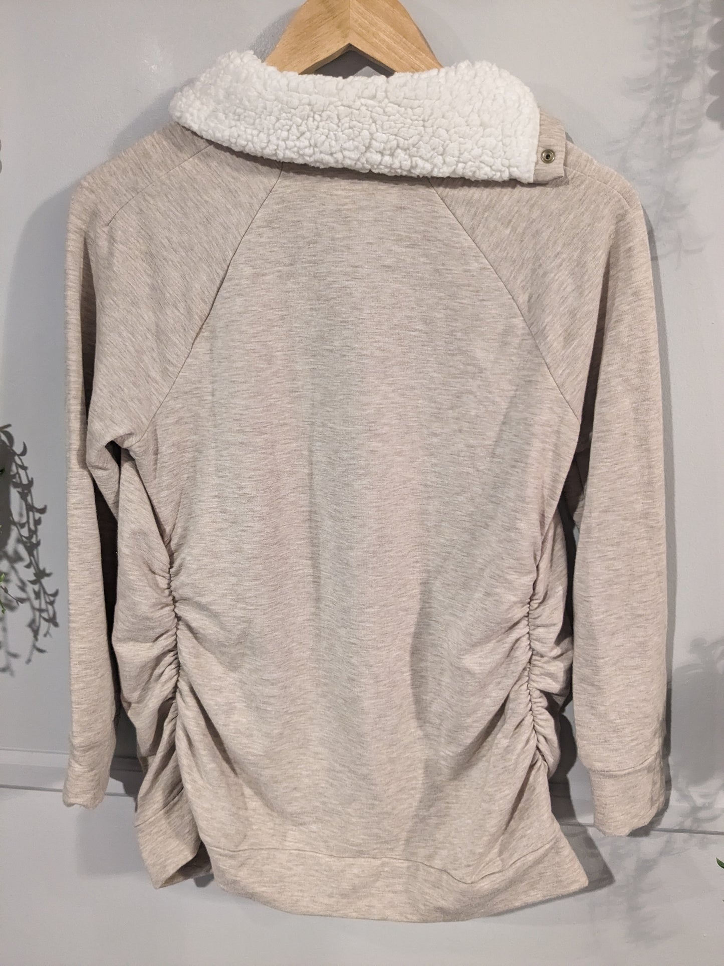 String art heart extra cozy LS snap top, Sand