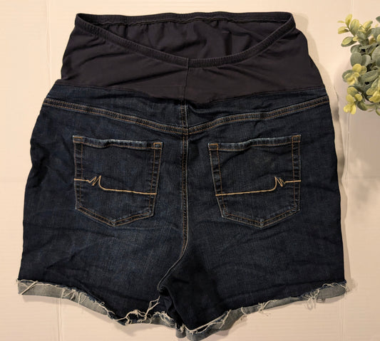 Full panel 4.5" raw cuffed hem denim shorts, Dark wash
