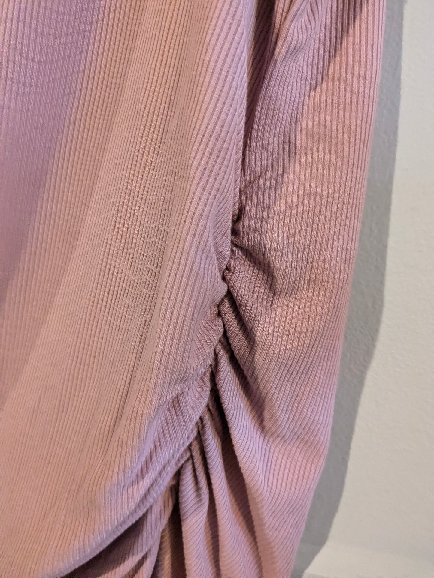 Essential ribbed knit fitted SS tee, Mauve