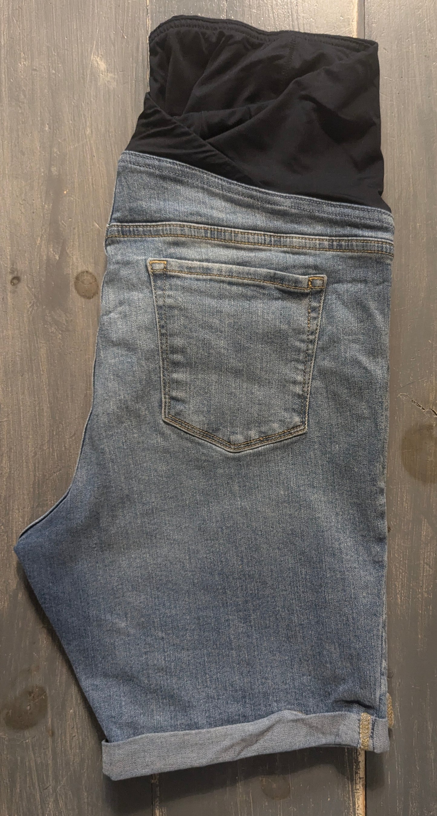 Convertible panel 8" cuffed denim shorts, Medium wash